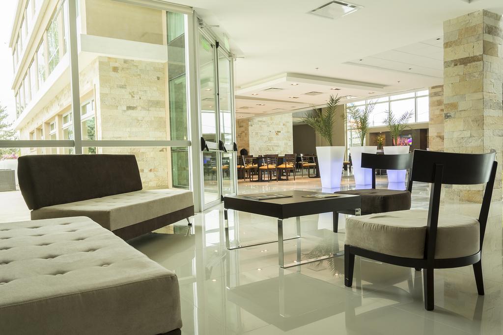 Howard Johnson Neuquen Exterior photo